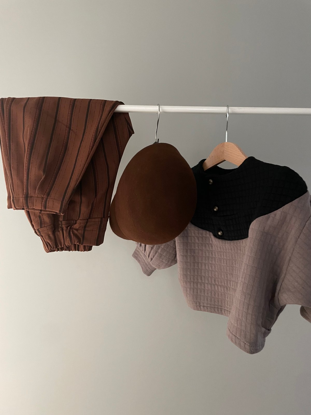 HELLO LUPO - Luca Panta - Stripy Brown | UANDEL