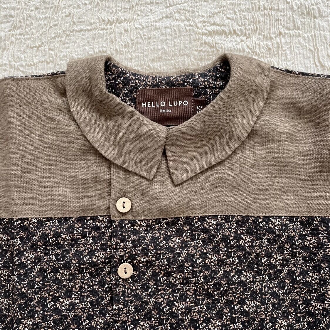 HELLO LUPO - Sou Shirt (Fiori nero) | U andel