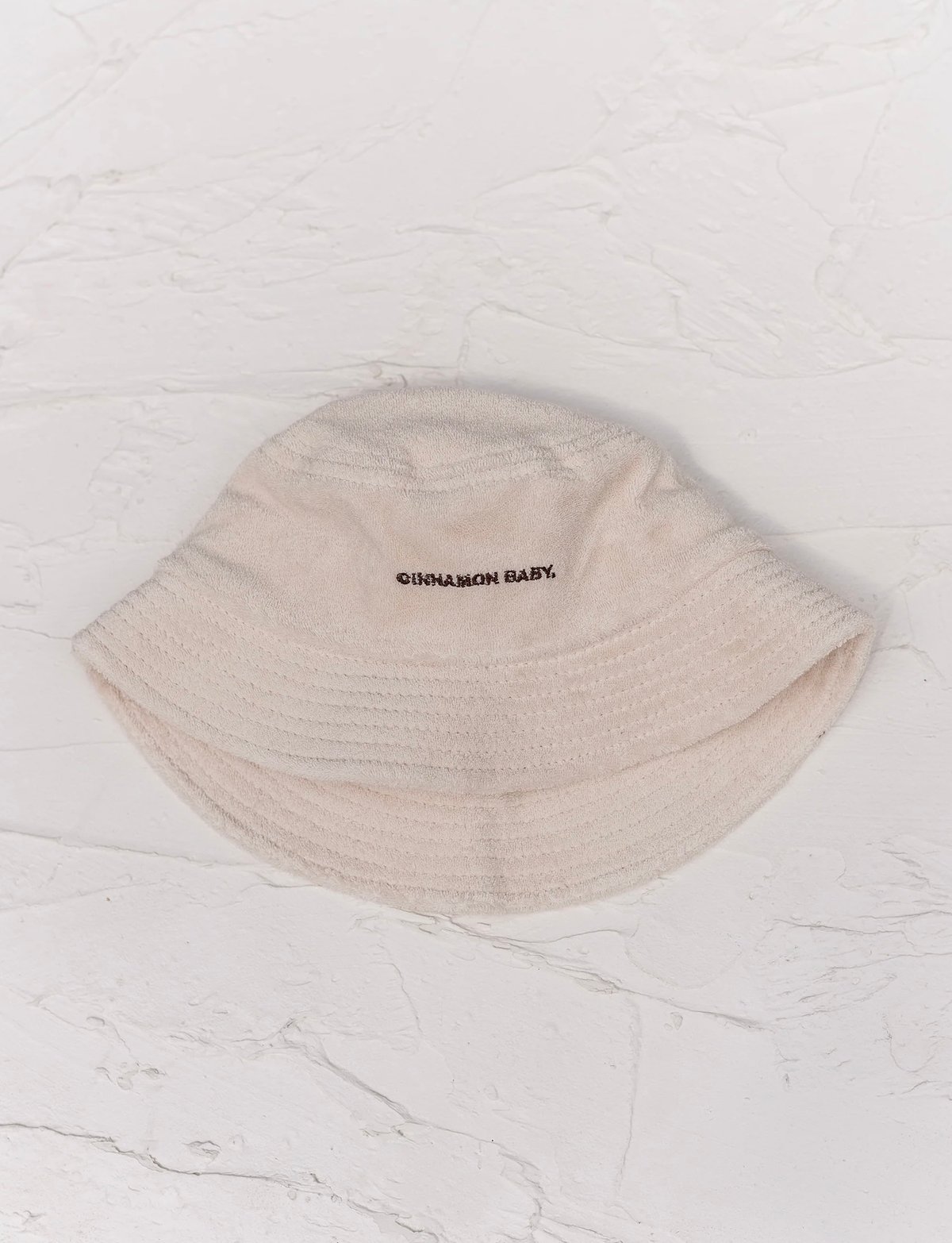 チーキー・リトル・パピィー ボネットを被ったダルメシアンのチーキー