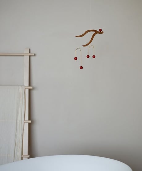 【予約販売商品】Kinetic Levi - Cherry hanging kinetic mobile