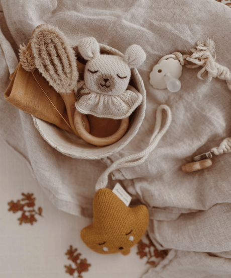 main sauvage - Teething ring