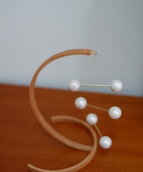 【予約販売商品】Kinetic Levi - Nikki pearl standing mobile