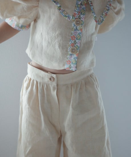 Kalinka - Swan Shirt Latte/Yellow flowers