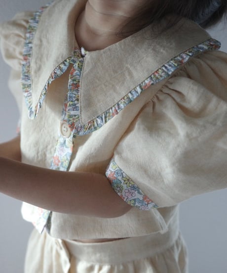 Kalinka - Swan Shirt Latte/Yellow flowers