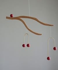 【予約販売商品】Kinetic Levi - Cherry hanging kinetic mobile