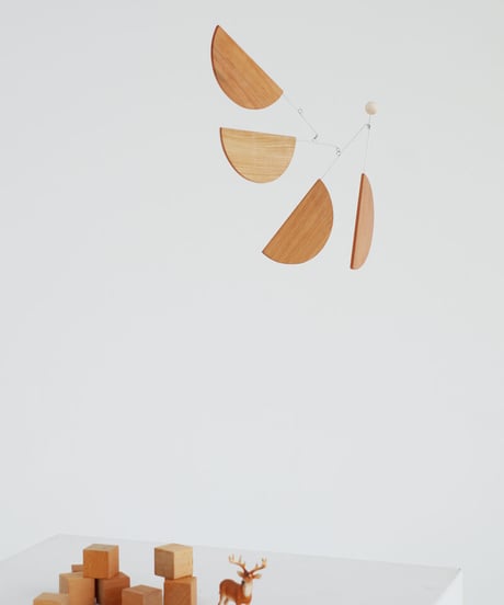 【予約販売商品】Kinetic Levi - Madlen Wood hanging kinetic mobile