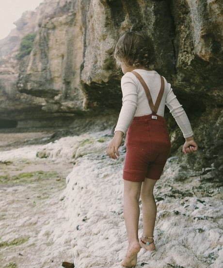 mile - suspender shorts (lavastone red)