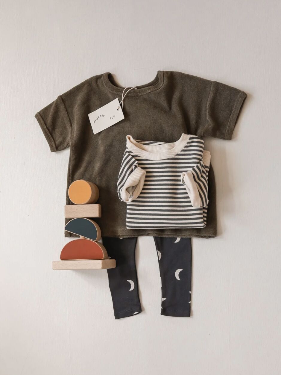 【新品】organic zoo Olive Terry setup 3-4y organic zoo - Olive Terry Boxy T-Shirt 送料無料 | U