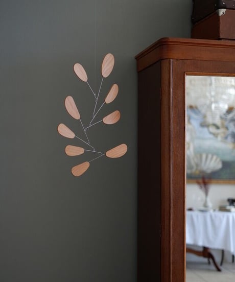 【予約販売商品】Kinetic Levi - Dolly Wood hanging kinetic mobile