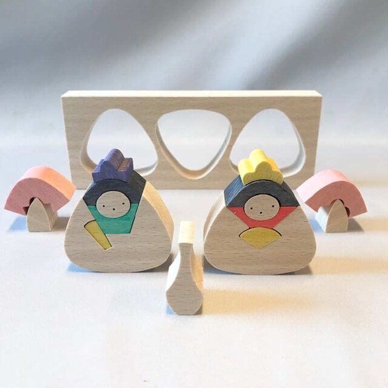 小黒三郎 つぼみびな三段飾り（普通垂幕・赤） | 木のおもちゃ専門店