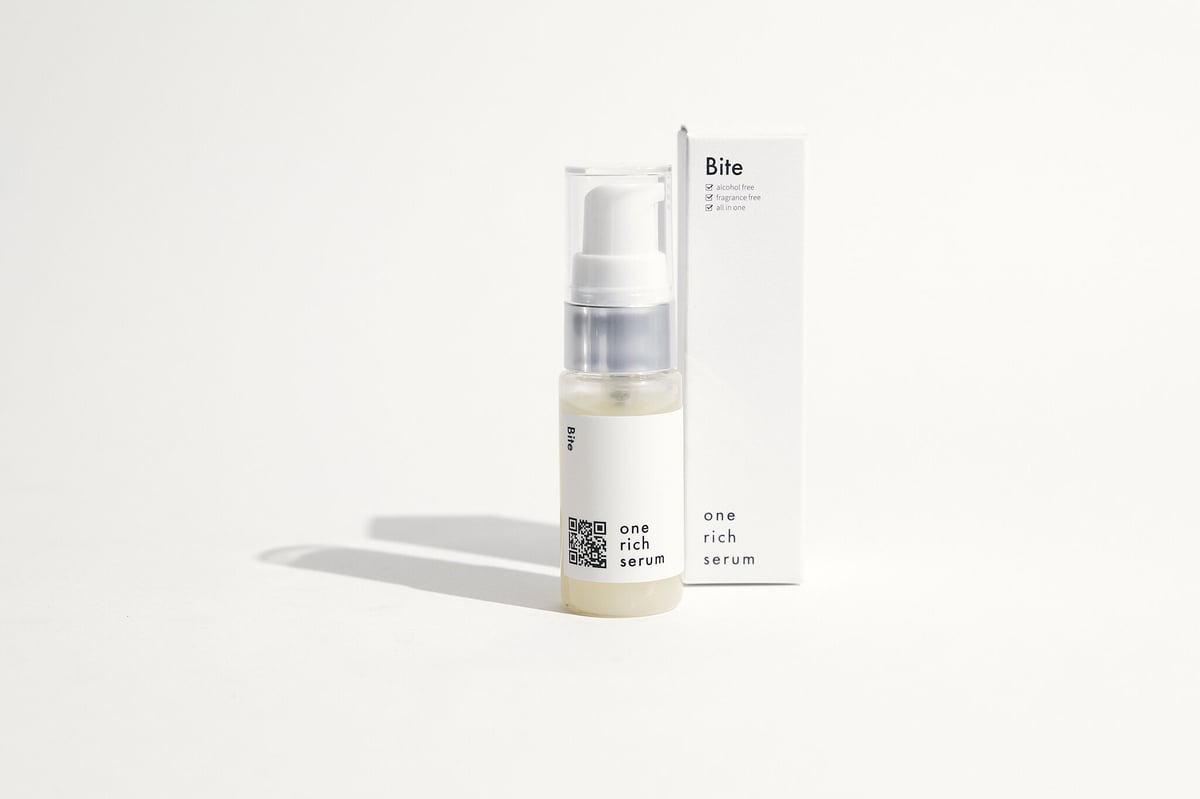 美容液 rich  whitening  serum Our 𝟰-𝗜𝗡-𝟭 𝗡𝗶𝗮𝗰𝗶𝗻𝗮𝗺𝗶𝗱𝗲 + 𝗧𝗿𝗮𝗻𝗲𝘅𝗮𝗺𝗶𝗰