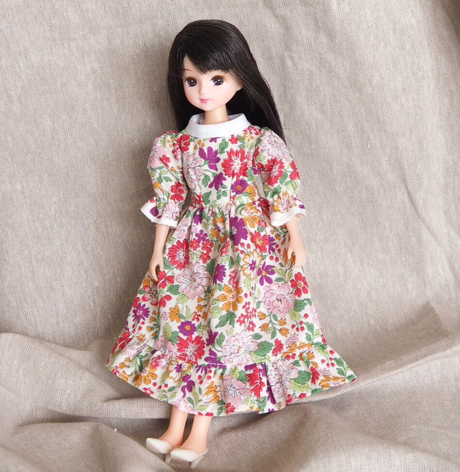 22cmドール服　katto 商用OK！ 22cmドールサイズの着せかえ服 - 主婦と生活社