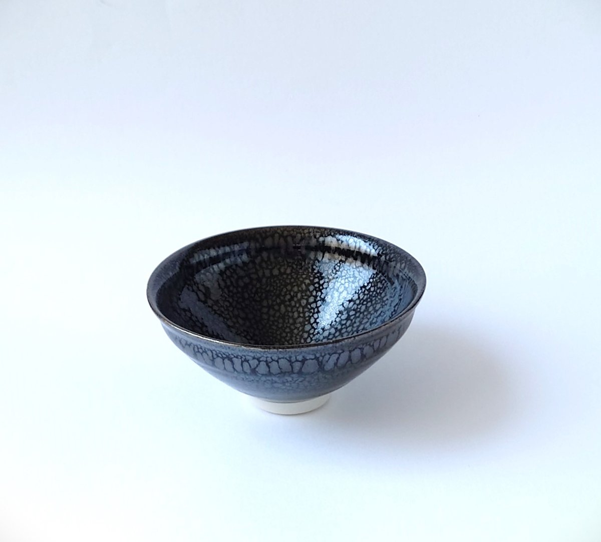 中国古玩　油滴天目茶碗　木箱付　直径12.8㎝　本Y5-0306①タルニ 油滴天目茶碗 木箱付き 源三作 - メルカリ