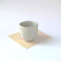 №402C　灰釉　ぐい呑｜竹村繁男