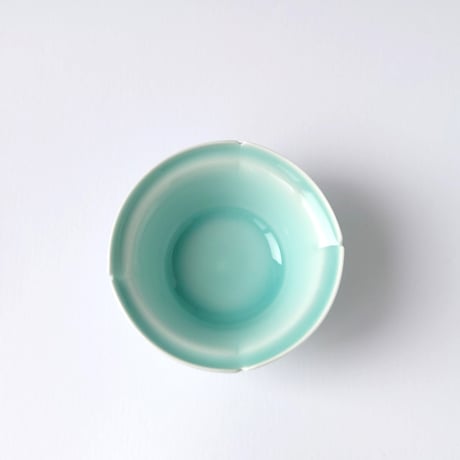 青磁　輪花小鉢｜谷口　左和子