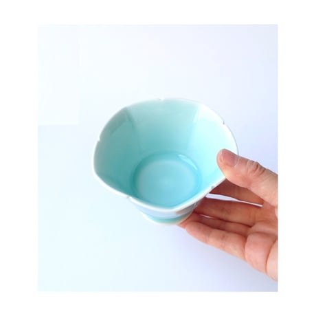 青磁　輪花高杯鉢｜谷口　左和子
