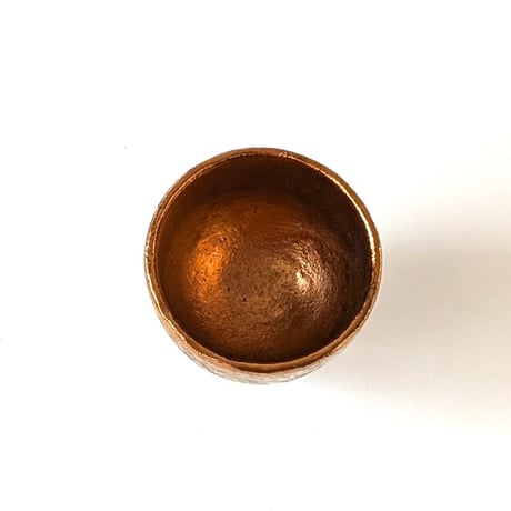 四足　銅　ぐい呑｜番浦　匠