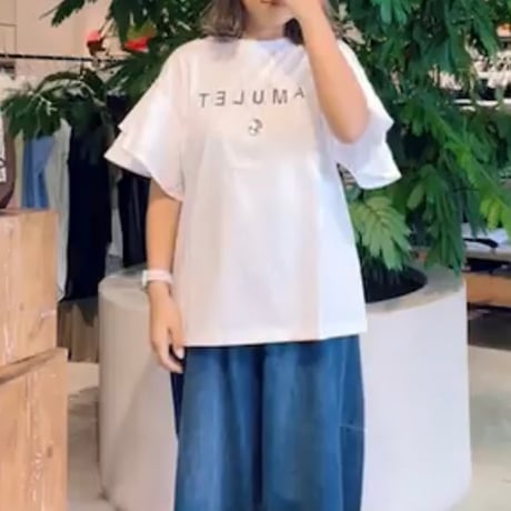 袖フリルロゴTシャツ