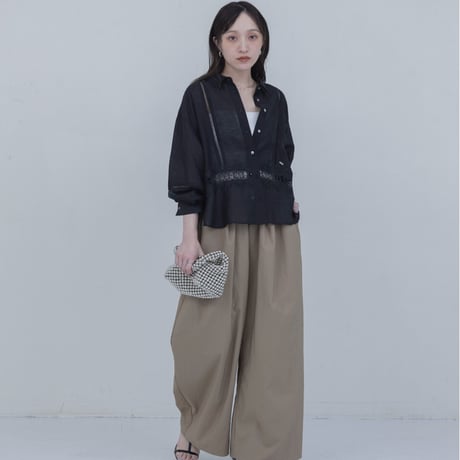 レーストリミングシアーヘムシャツ