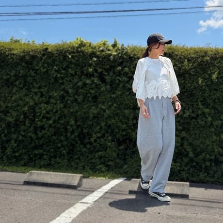裾フリルプルオーバー
