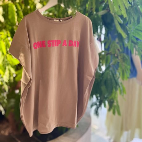 ONE STEP A DAY タックスリーブTシャツ