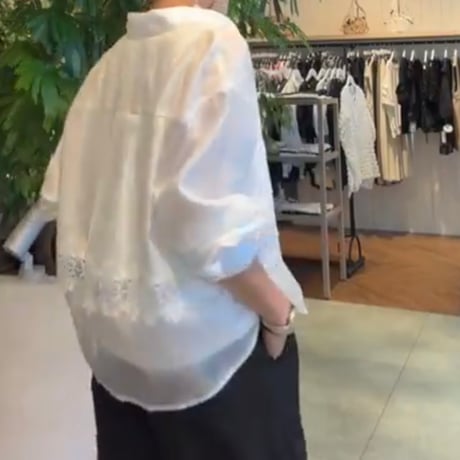 レーストリミングシアーヘムシャツ