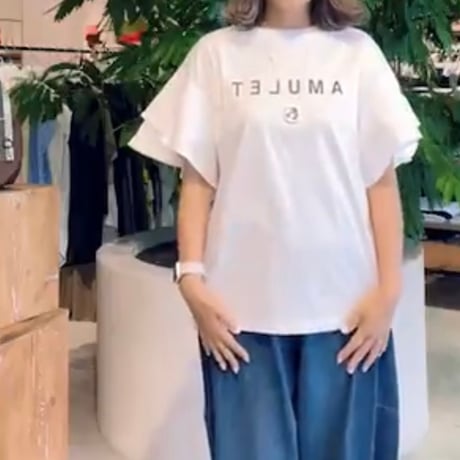 袖フリルロゴTシャツ