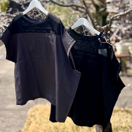 オーガンジー刺繍ロゴTシャツ