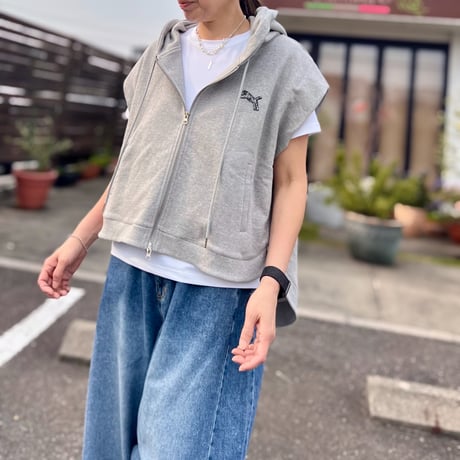 バックラウンドフードベスト