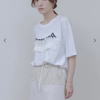 ウェーブフリルロゴプリントTシャツ