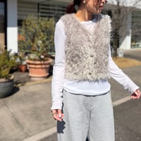 フェザーニットベスト