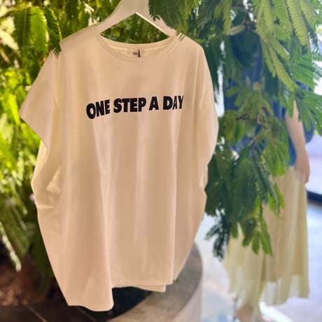 ONE STEP A DAY タックスリーブTシャツ
