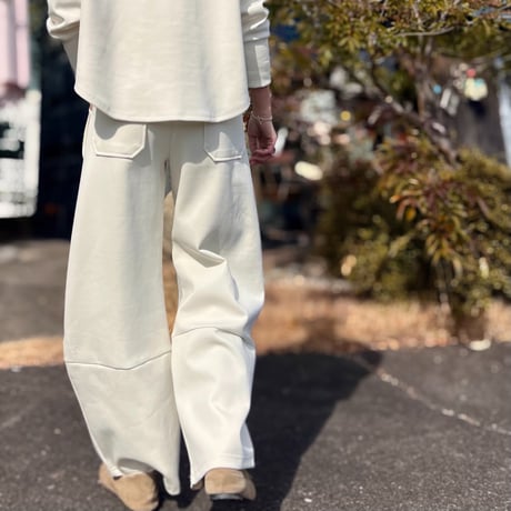 ポンチワイドカーヴィパンツ