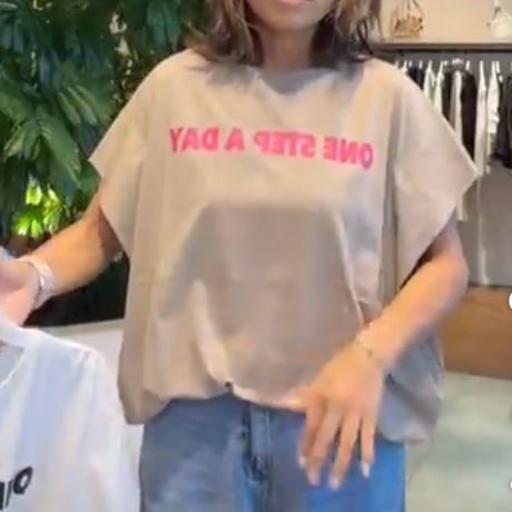 ONE STEP A DAY タックスリーブTシャツ