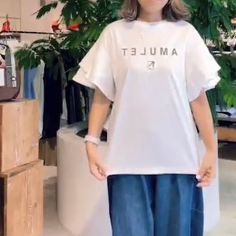 袖フリルロゴTシャツ