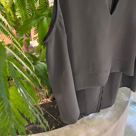 ヴィンテージサテンVネックベスト