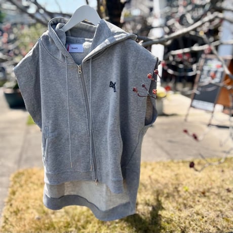 バックラウンドフードベスト