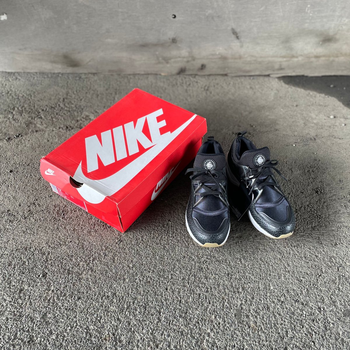 W AIR HUARACHE LIGHT PRM／NIKE | T/O