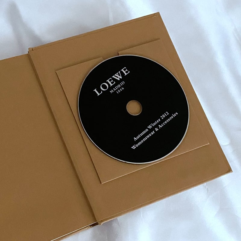 価格は安く 12 AW】Women's Look Book/LOEWE | T/O アート・デザイン・音楽