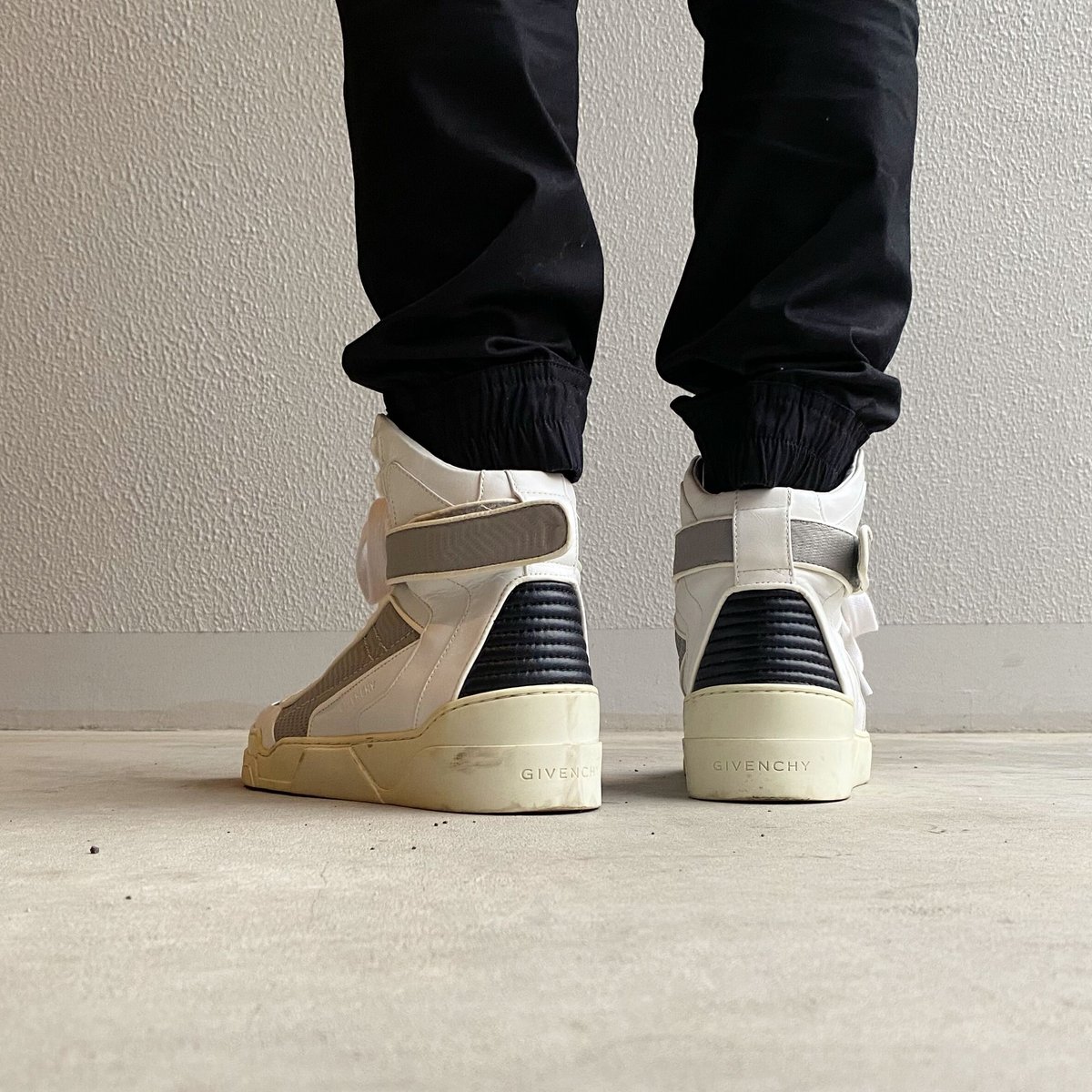 High-top Sneakers／GIVENCHY BY RICCARDO TISCI | T/O