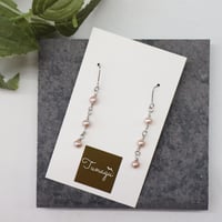 ピンク淡水パール小粒三連ピアスシルバー