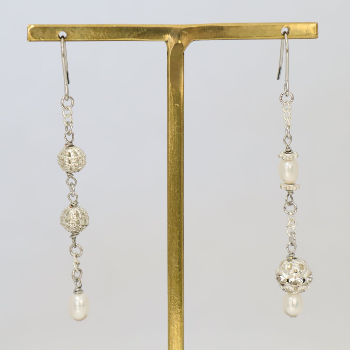 淡水パールアシンメトリーデコレーションピアス | Tunagu