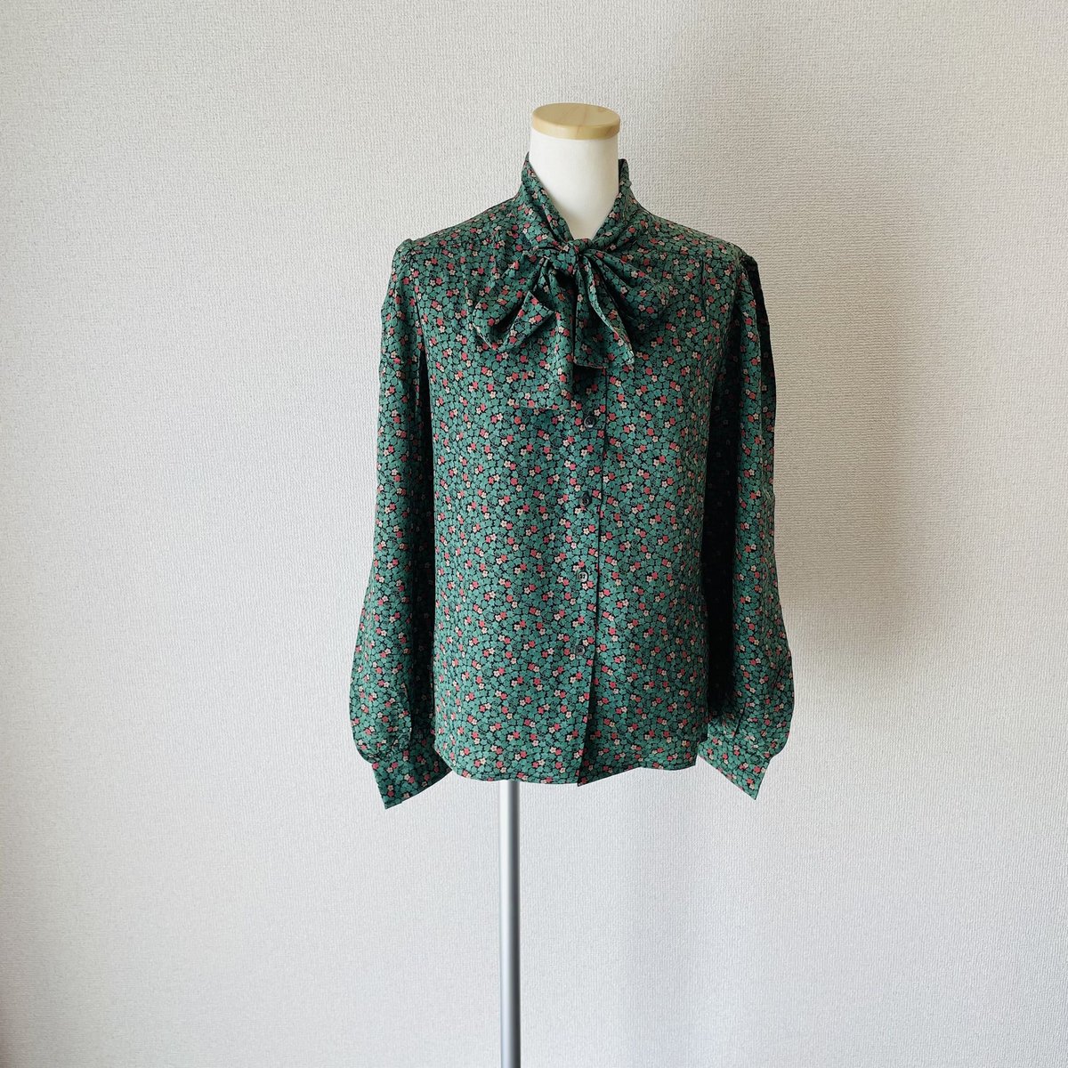美品】花柄ボウタイブラウス Paul-Louis orrier PARIS ヴィンテージ....