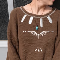 ネイティブ刺繍の100%コットンニットトップス　-刺繍のアップサイクル古着-