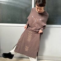 ナチュラル×トライバルな刺繍スウェットワンピース　-アップサイクル古着-