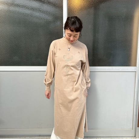 エスニックなナチュラル刺繍シャツワンピース　-アップサイクル古着-