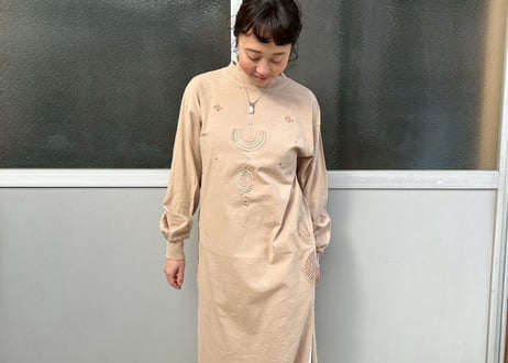 エスニックなナチュラル刺繍シャツワンピース　-アップサイクル古着-