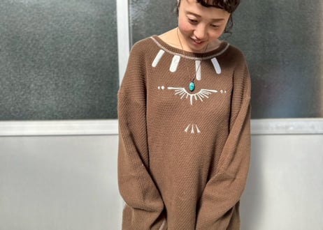ネイティブ刺繍の100%コットンニットトップス　-刺繍のアップサイクル古着-