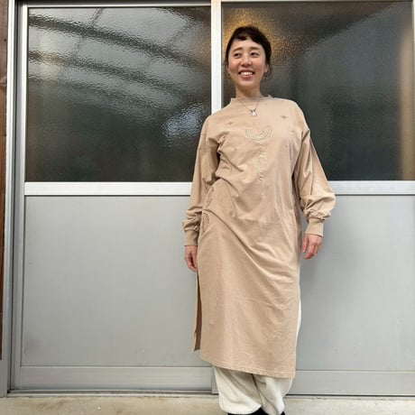 エスニックなナチュラル刺繍シャツワンピース　-アップサイクル古着-