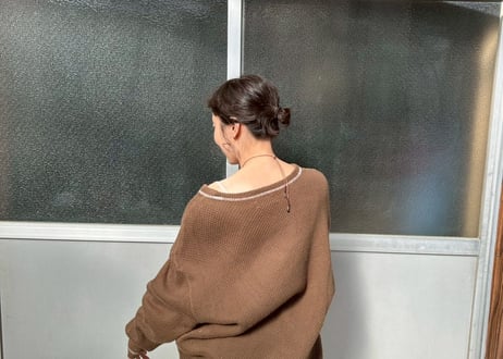 ネイティブ刺繍の100%コットンニットトップス　-刺繍のアップサイクル古着-